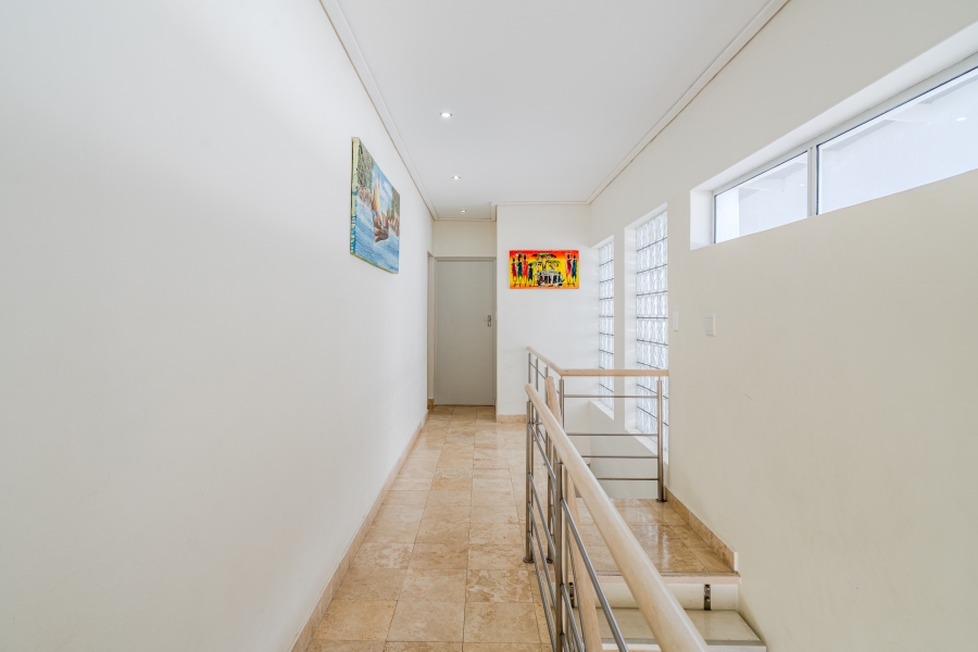 2 Bedroom Property for Sale in Camps Bay Western Cape